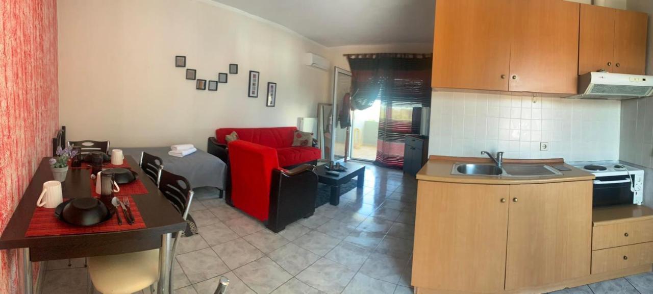 Hotel Loga Tycheron Bagian luar foto