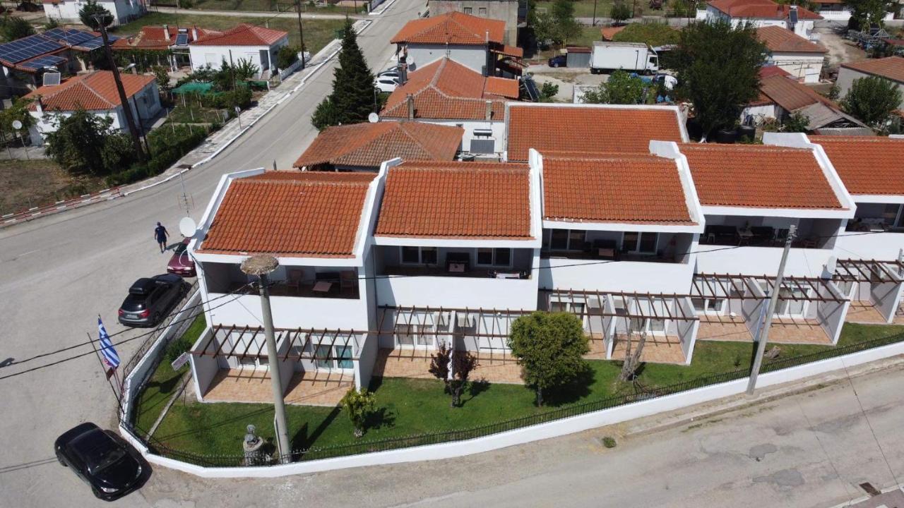 Hotel Loga Tycheron Bagian luar foto