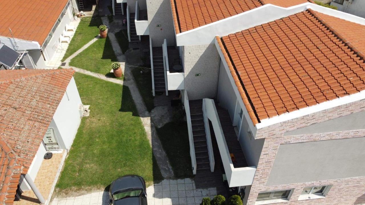 Hotel Loga Tycheron Bagian luar foto