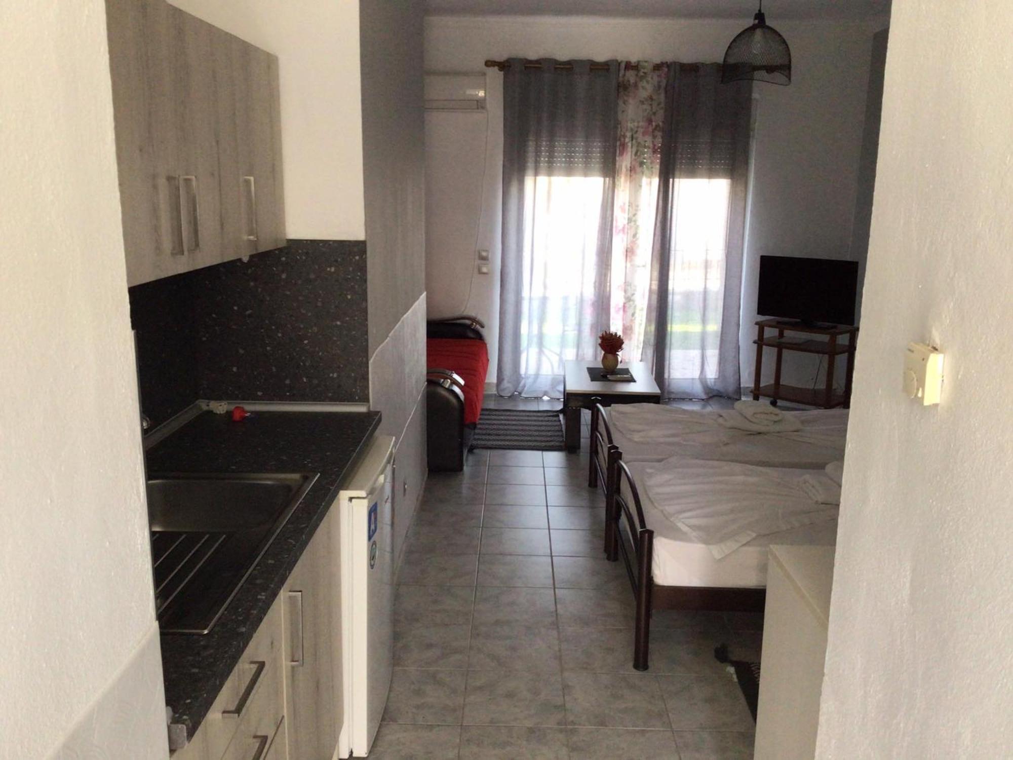 Hotel Loga Tycheron Bagian luar foto