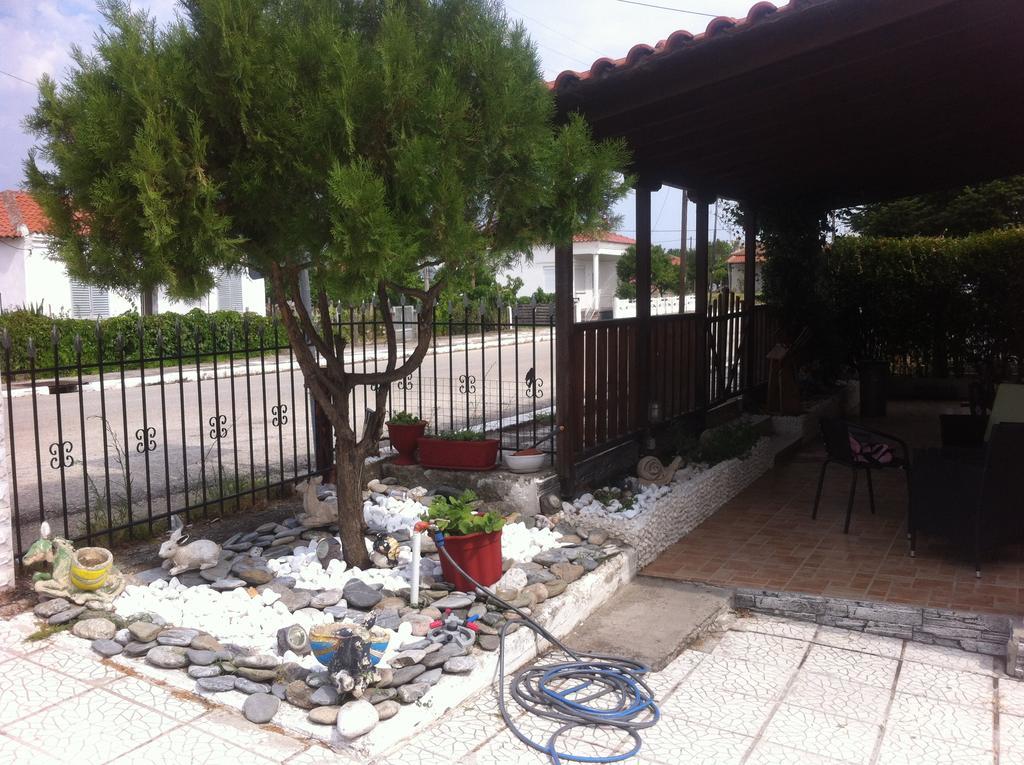 Hotel Loga Tycheron Bagian luar foto