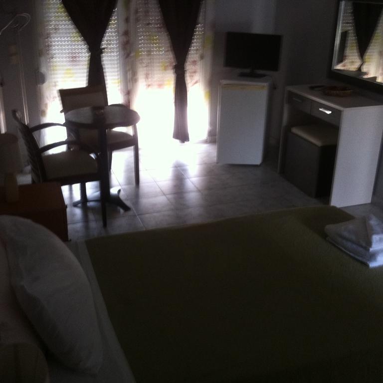 Hotel Loga Tycheron Ruang foto