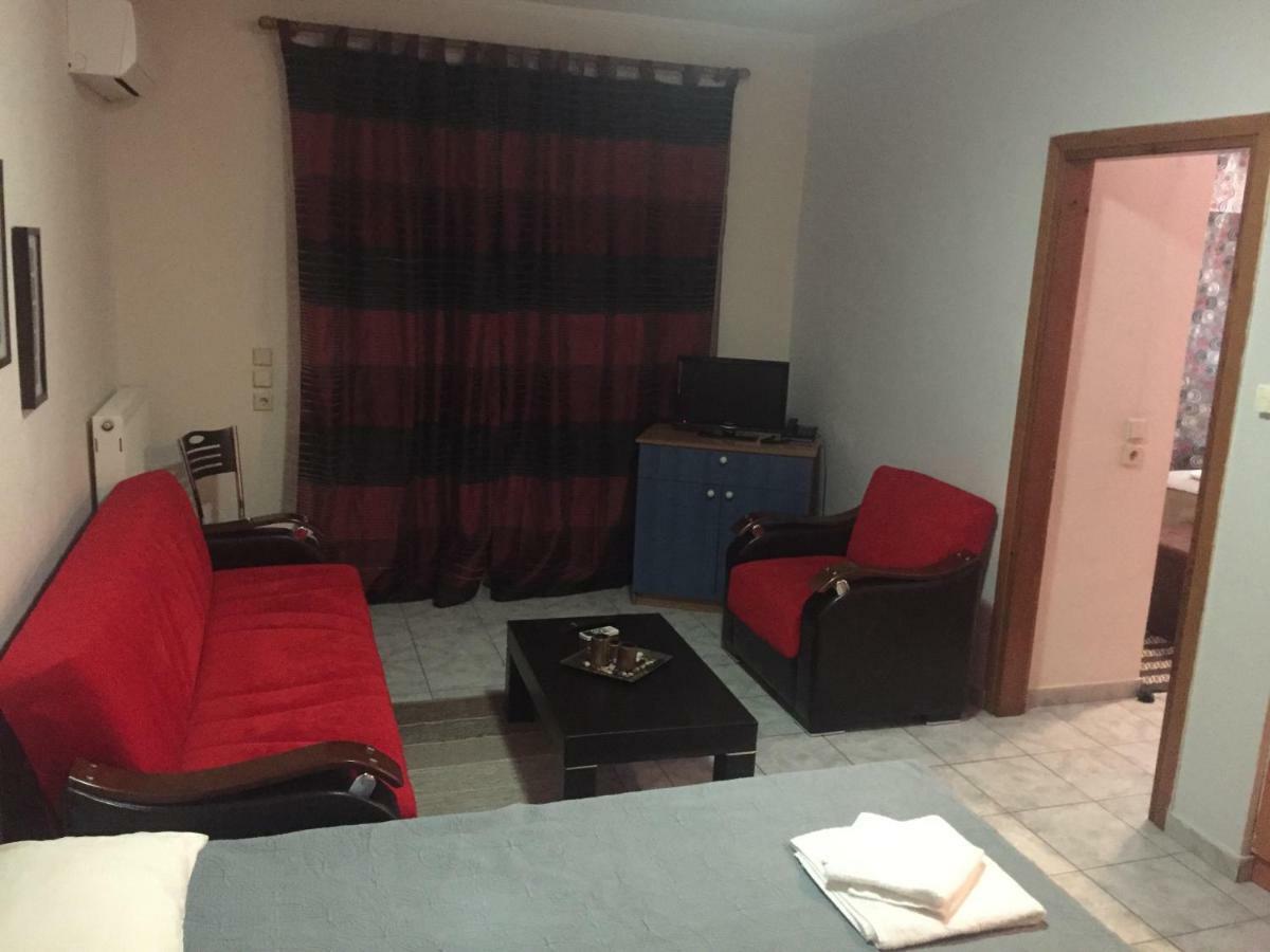 Hotel Loga Tycheron Bagian luar foto